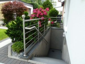 Kellerhalsgeländer 10
